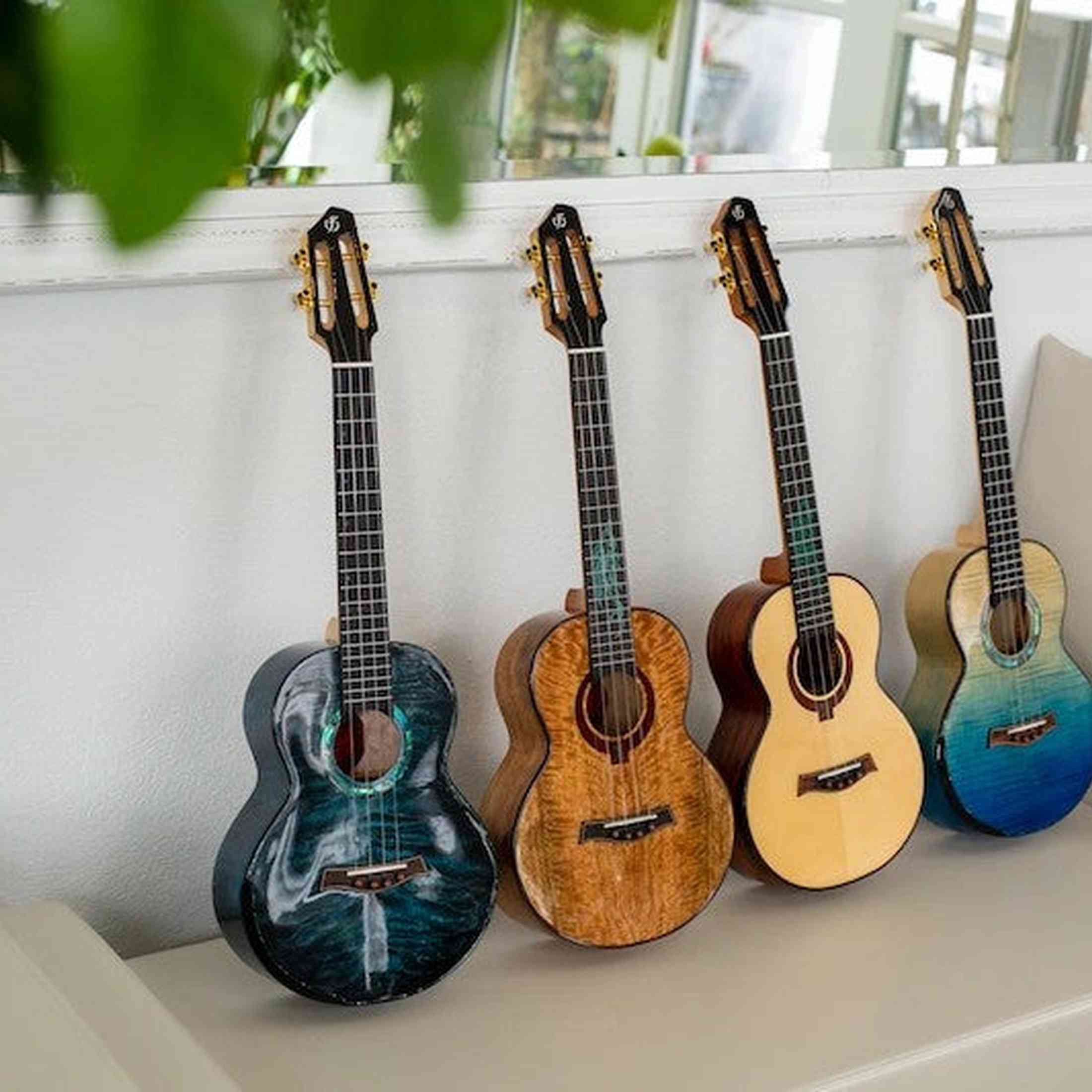 Flight A10SC Cocobolo Dragon Tenor Ukulele met Solid Engelmann Spruce Top en Solid Cocobolo Body