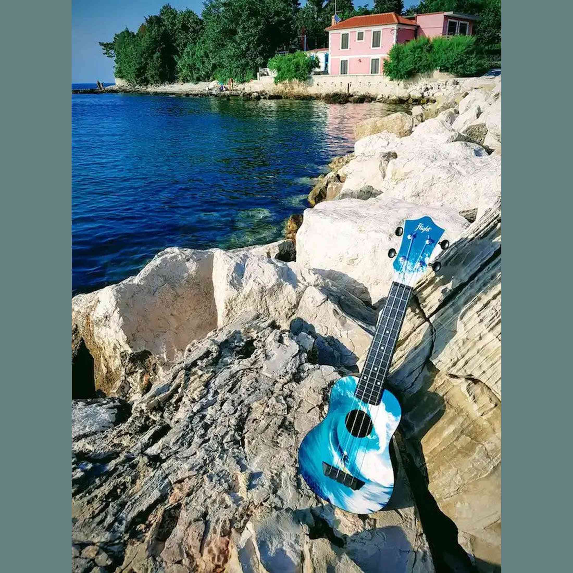 Flight TUS-25 SURF Soprano Ukulele met Linden Top, ABS Body en Aquila Snaren
