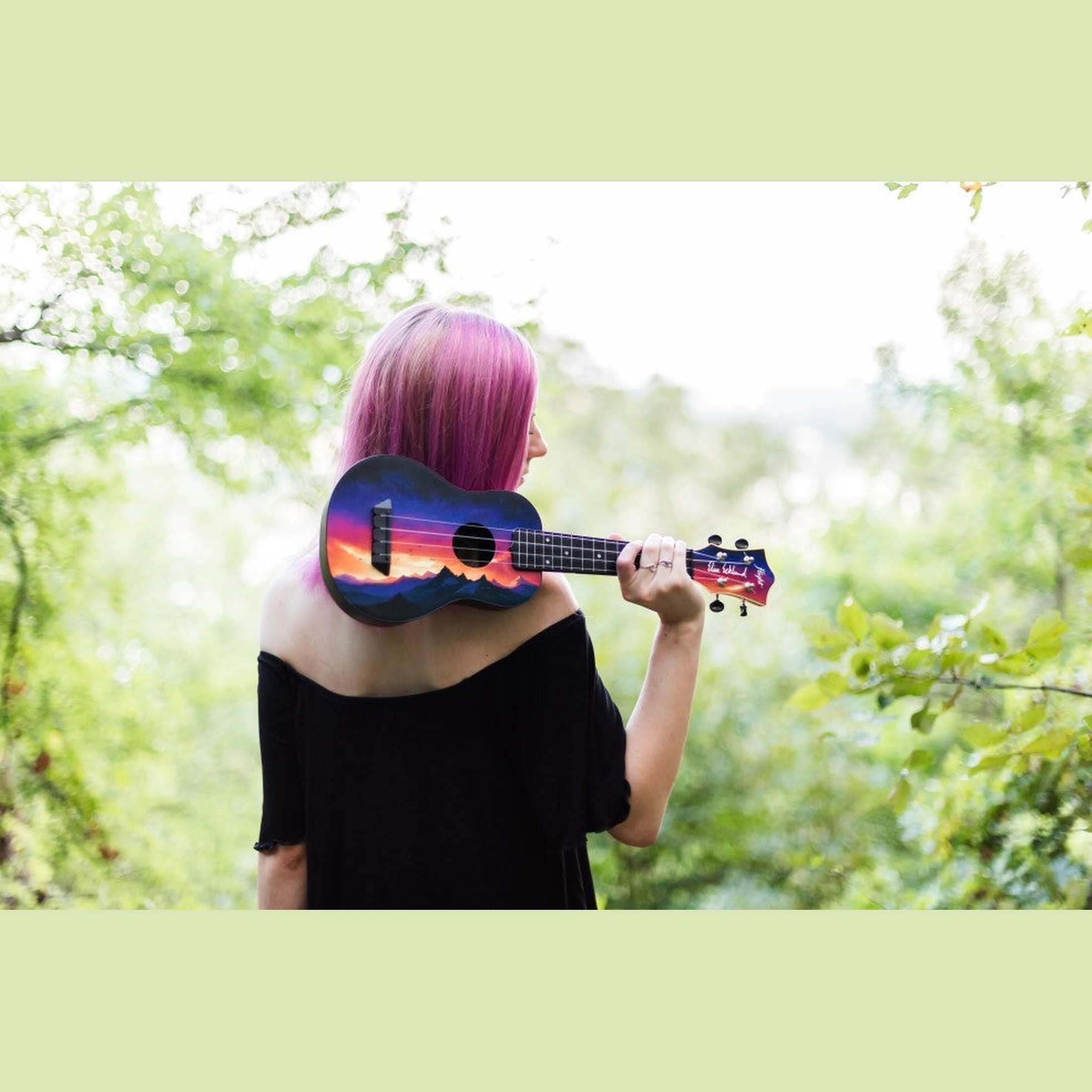 Flight TUSL-EE Sunset Elise Ecklund Signature Soprano Longneck Ukulele met Linden Top, ABS Body en Aquila Sugar Snaren