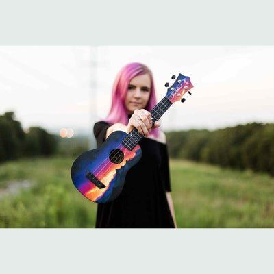 Flight TUSL-EE Sunset Elise Ecklund Signature Soprano Longneck Ukulele met Linden Top, ABS Body en Aquila Sugar Snaren