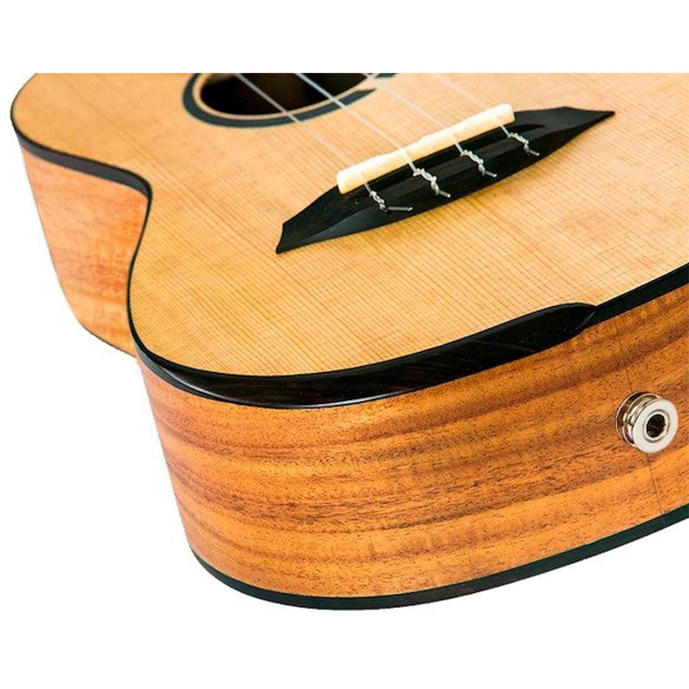 Flight Victoria Tenor EQ-A Ukulele met Solid Sitka Spruce Top, Acacia Body, Cutaway en Pickup